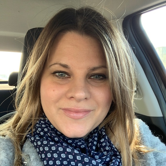 Meet your Posher, Stephanie - Picture 1 of 1